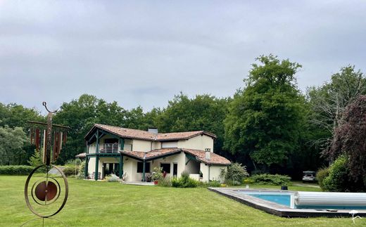 호화 저택 / Saint-Symphorien, Gironde