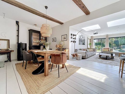 Элитный дом, Linselles, North