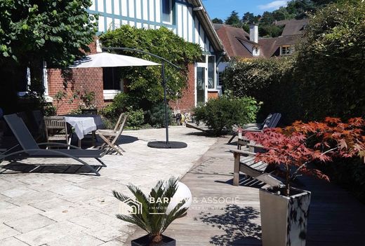 Luxury home in Mont-Saint-Aignan, Seine-Maritime