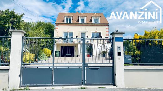 Luxe woning in Crécy-la-Chapelle, Seine-et-Marne
