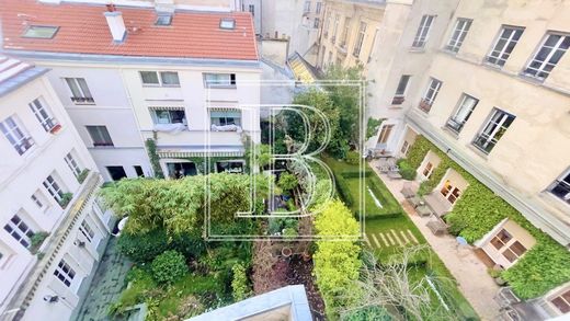 Apartment / Etagenwohnung in Temple, Rambuteau – Francs Bourgeois, Réaumur, Paris