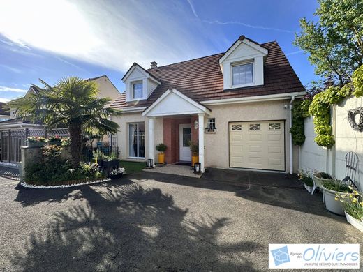 Casa de lujo en Guyancourt, Yvelines