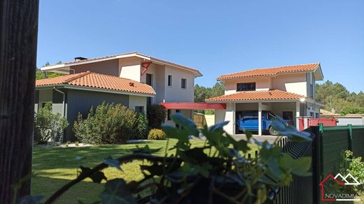 Luxury home in Parentis-en-Born, Landes