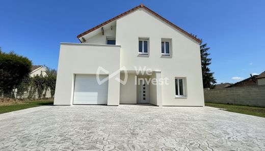 Luxury home in Boissy-le-Châtel, Seine-et-Marne