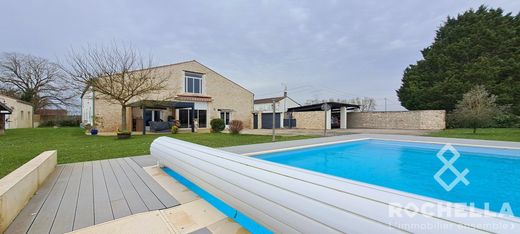 Luxury home in Tonnay-Charente, Charente-Maritime