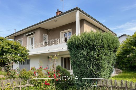 Luxury home in Sathonay-Camp, Rhône