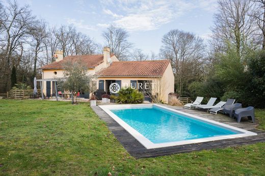 Luxury home in Saint-Fiacre-sur-Maine, Loire-Atlantique