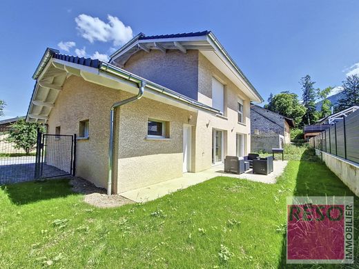 Saint-Pierre-en-Faucigny, Haute-Savoieの高級住宅