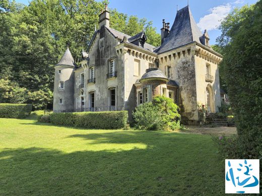 Schloss / Burg in La Perrière, Orne