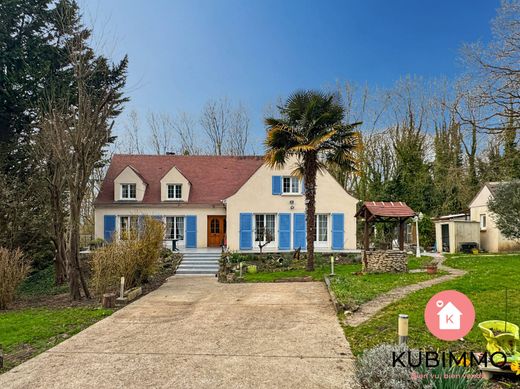 Casa di lusso a Bussy-Saint-Georges, Seine-et-Marne