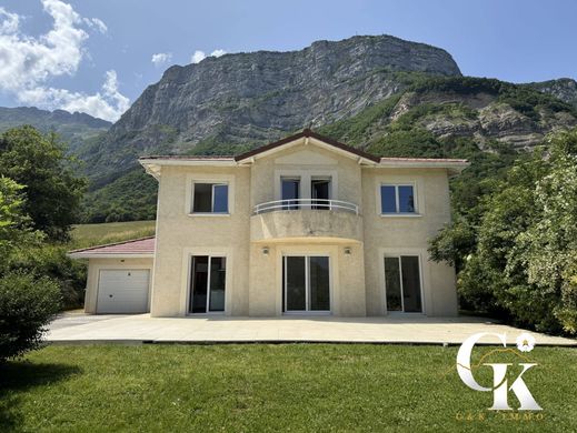 Maison de luxe à Saint-Paul-de-Varces, Isère