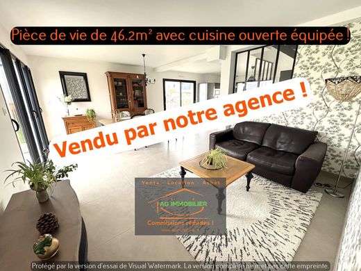 Casa de lujo en La Chapelle-des-Fougeretz, Ille y Vilaine