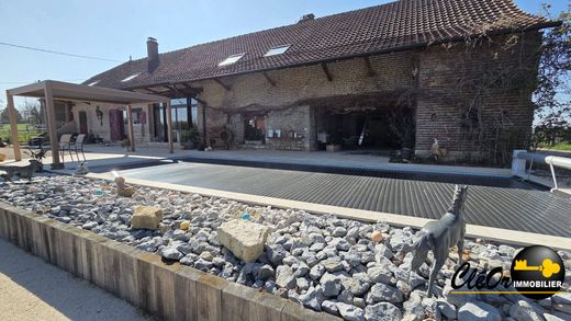 Luxury home in Mouthier-en-Bresse, Saône-et-Loire