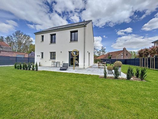 Luxe woning in Linselles, North