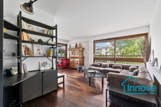 Apartment in Le Chesnay, Yvelines