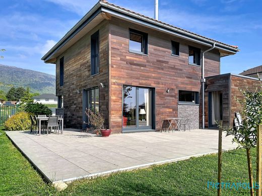 Luxury home in Ségny, Ain