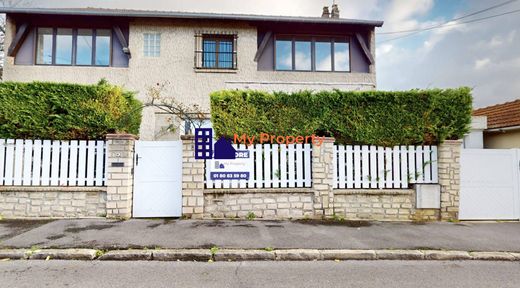 Luxury home in Bezons, Val d'Oise