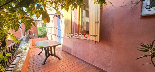 Banyuls de la Marenda, Pyrénées-Orientalesの高級住宅