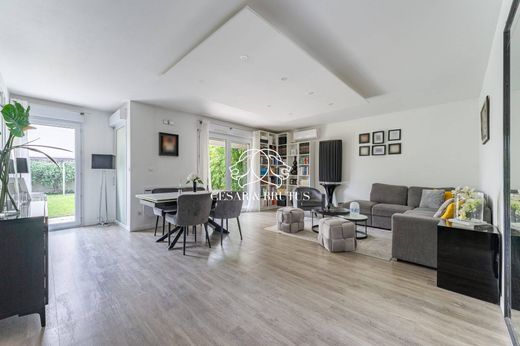 Apartament w Villeurbanne, Rhône