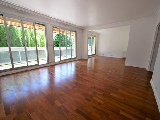 Apartment in Garches, Hauts-de-Seine
