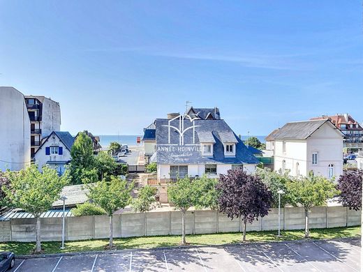 Apartment / Etagenwohnung in Blonville-sur-Mer, Calvados