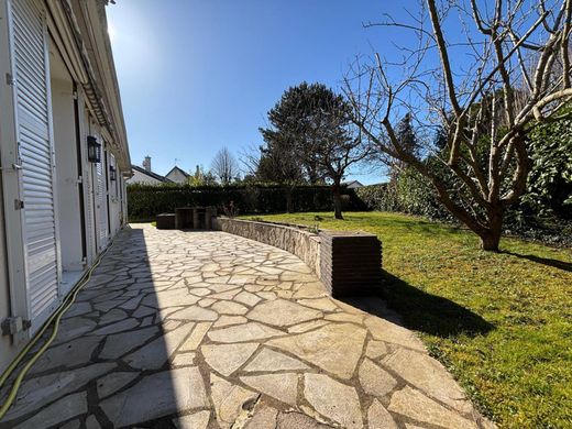 Luxus-Haus in Saint-Germain-lès-Corbeil, Essonne