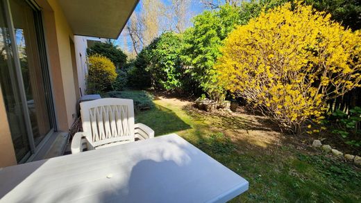 Apartment / Etagenwohnung in Maisons-Alfort, Val-de-Marne