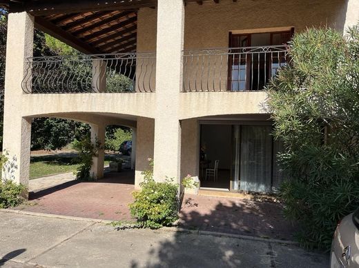 Luxe woning in Prades-le-Lez, Hérault