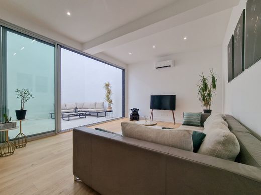 Apartment / Etagenwohnung in Bordeaux, Gironde