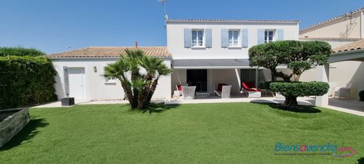 Luxe woning in Périgny, Charente-Maritime