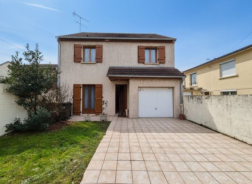 Luxury home in Noisy-le-Grand, Seine-Saint-Denis