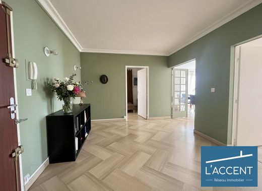 Apartment in Nîmes, Gard