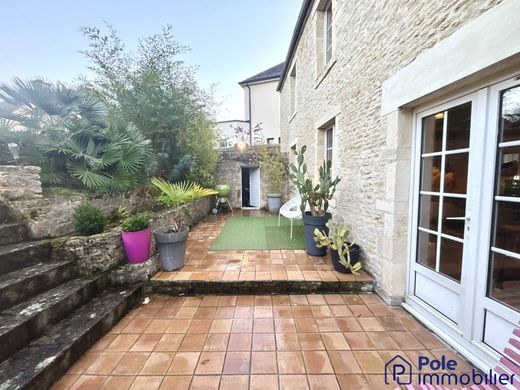 Mathieu, Calvadosの高級住宅