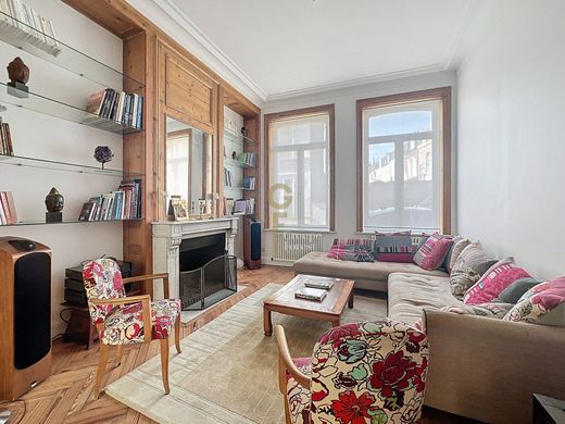 منزل ﻓﻲ ليل, North