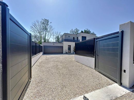 Luxury home in Tignieu, Isère