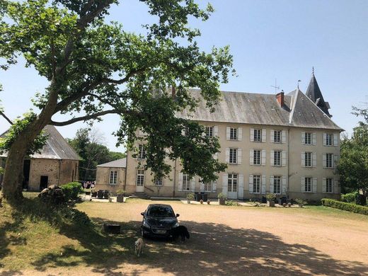 Schloss / Burg in Blismes, Nièvre