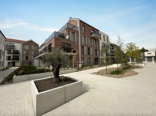 Apartment / Etagenwohnung in Mouvaux, Nord