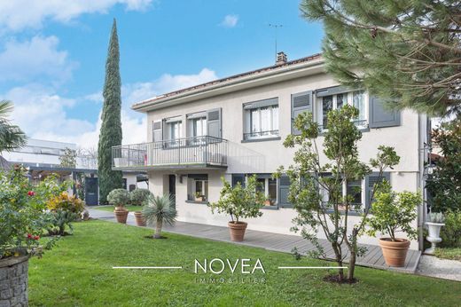 Элитный дом, Риллиэукс-ла-Пап, Rhône