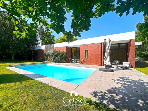 Luxury home in Bénouville, Calvados