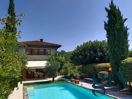 Πολυτελή κατοικία σε Saint-Ismier, Isère