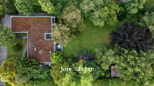 Casa di lusso a Saint-Julien-en-Genevois, Alta Savoia