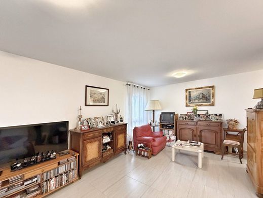 Apartment in Ferney-Voltaire, Ain