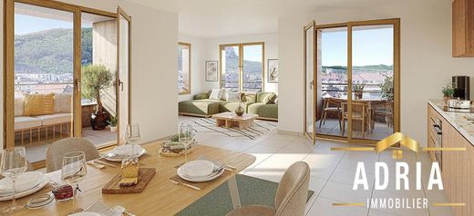 Apartment / Etagenwohnung in Ambilly, Haute-Savoie