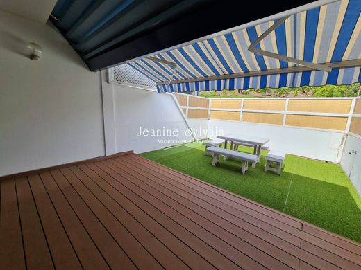 Apartment / Etagenwohnung in Faa'a, Îles du Vent