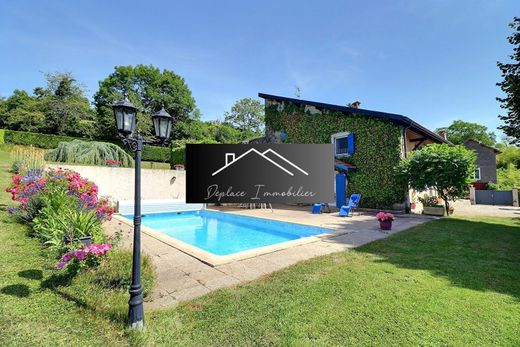 Luxus-Haus in Ballaison, Haute-Savoie