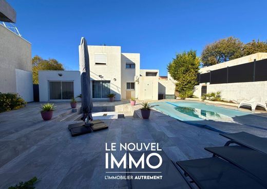 Luxe woning in Vitrolles, Bouches-du-Rhône