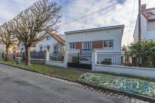 Luxe woning in Verrières-le-Buisson, Essonne