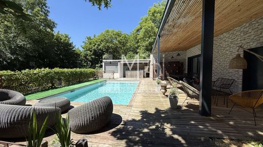 Maison de luxe à Bourg-en-Bresse, Ain