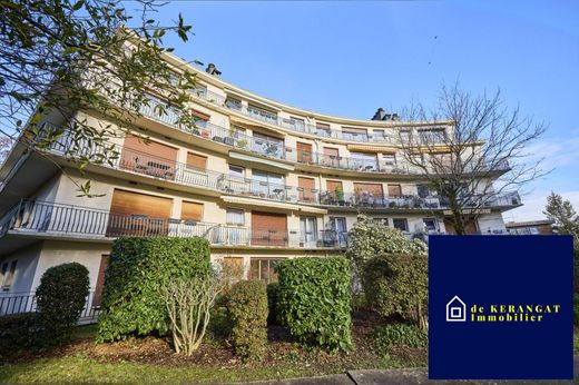 Apartment in Le Plessis-Robinson, Hauts-de-Seine