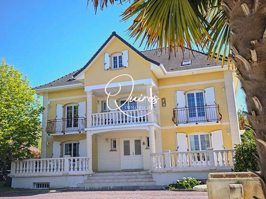 Luxury home in La Trinité-de-Thouberville, Eure